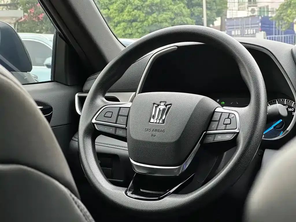 Toyota Crown Kluger 2023 из CN, фото 8
