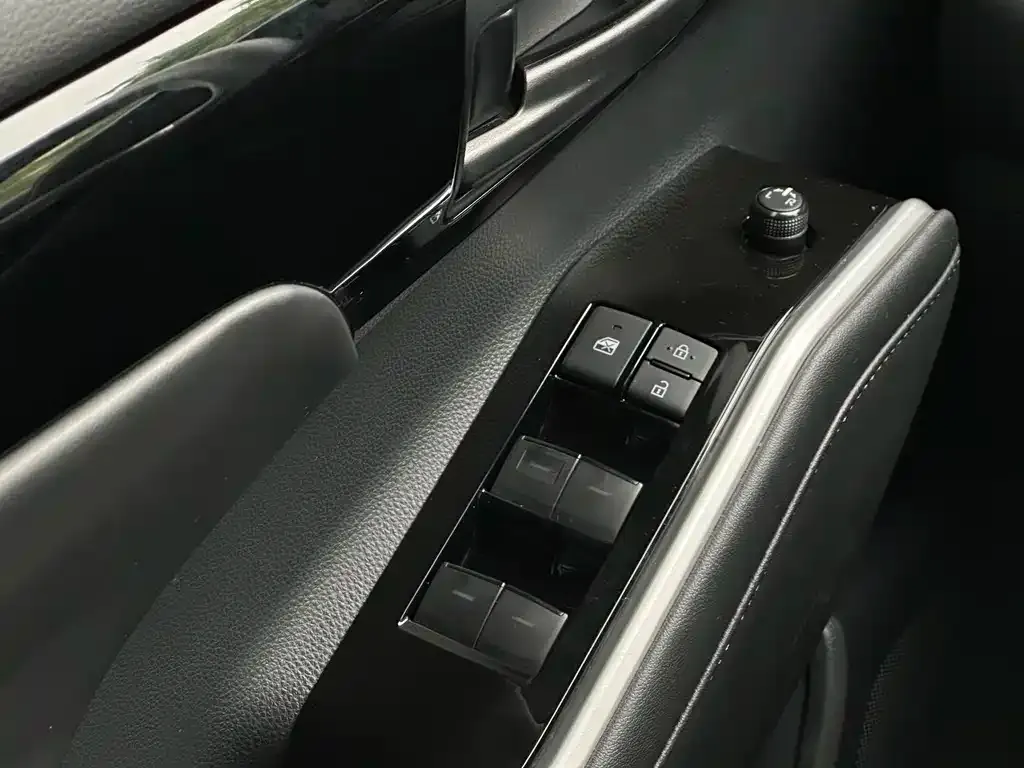 Toyota Crown Kluger 2023 из CN, фото 3