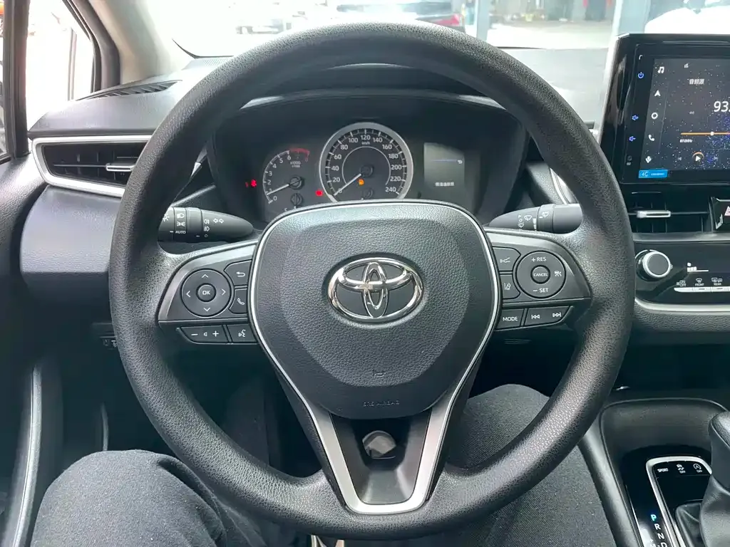 Toyota Corolla — фото 2