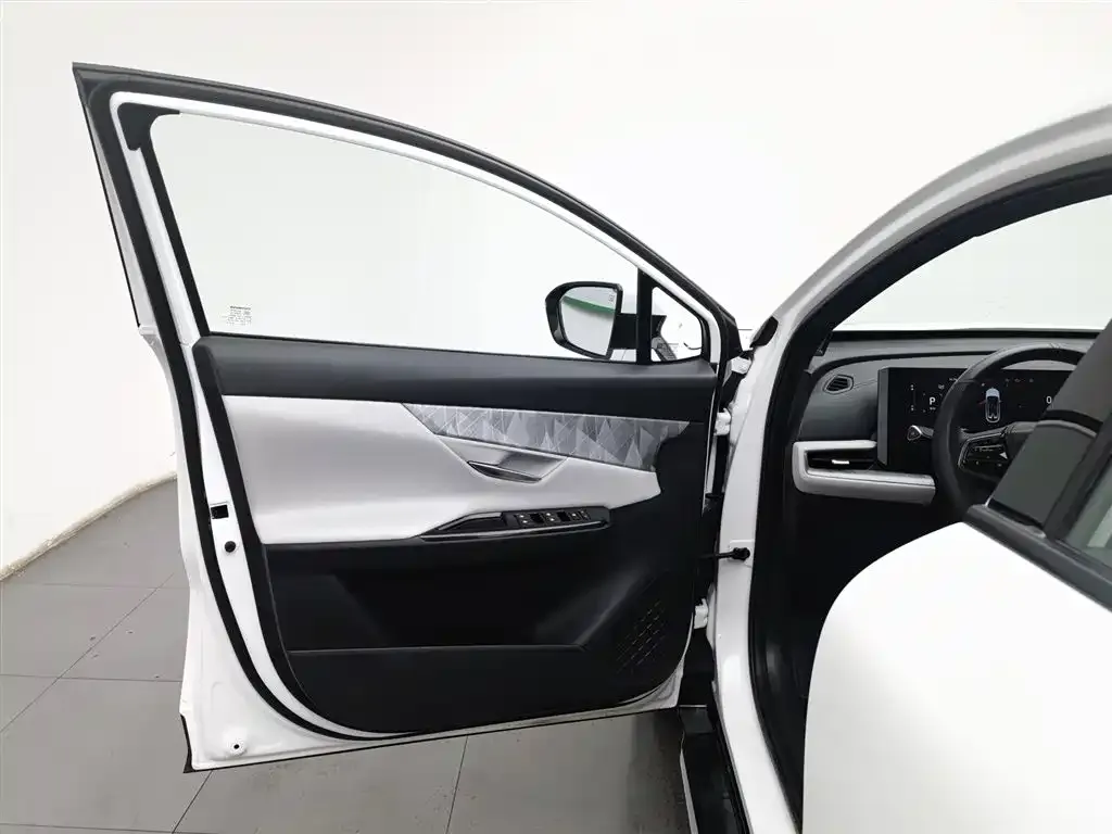 Changan UNI-T 2024 из CN, фото 4