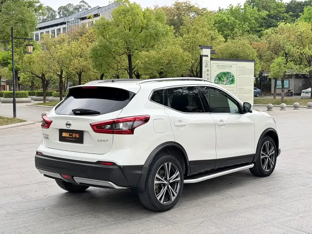 Nissan Qashqai — фото 10