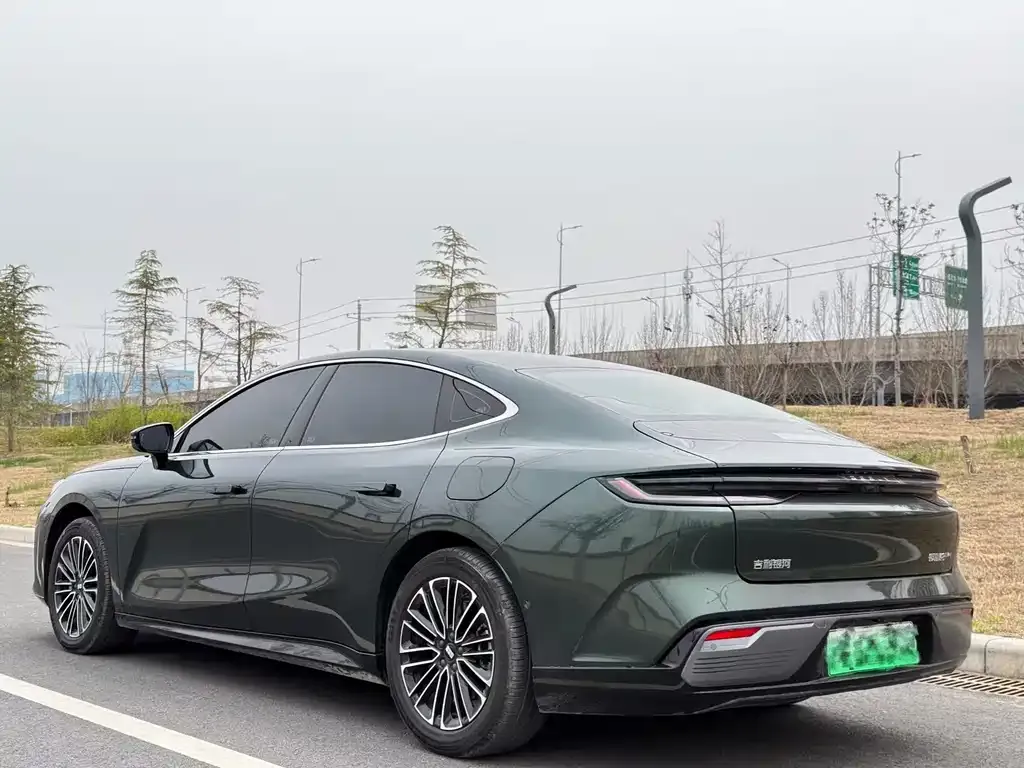 Geely Galaxy Xingyao 8 2025 из CN, фото 3