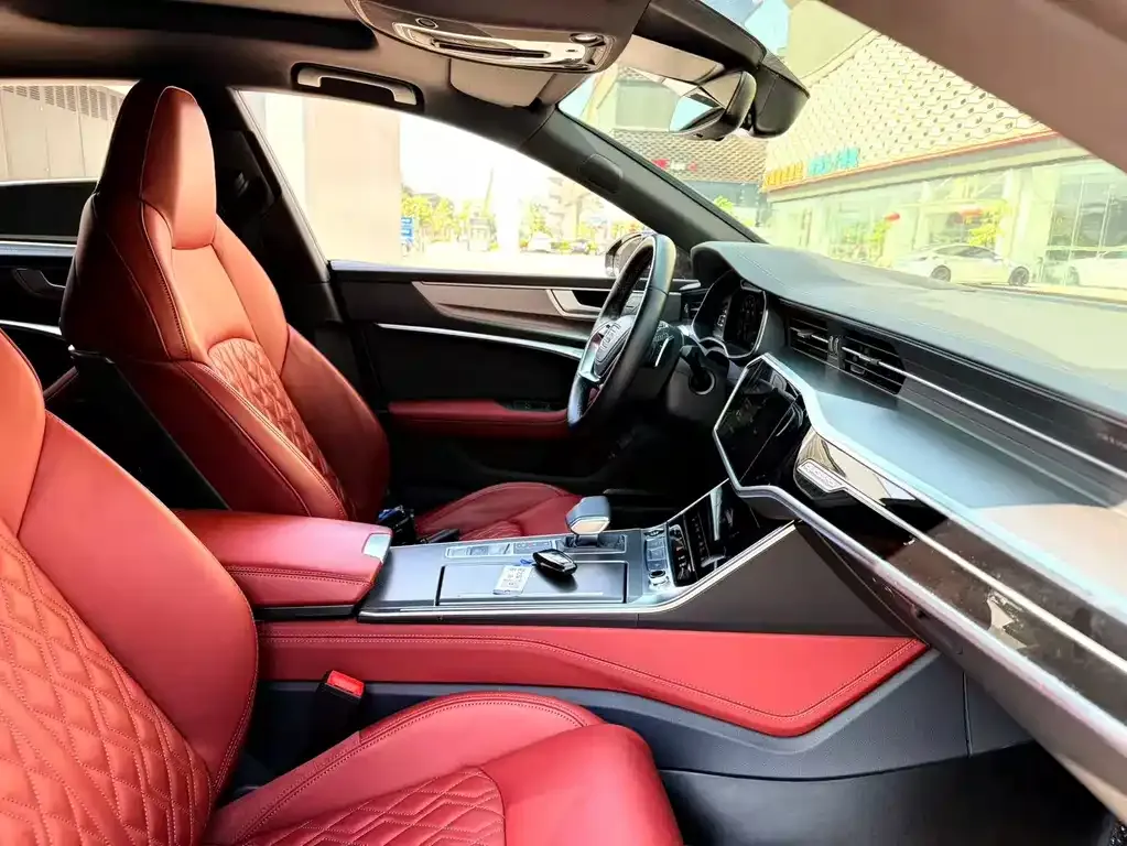 Audi A7L 2024 из CN, фото 6