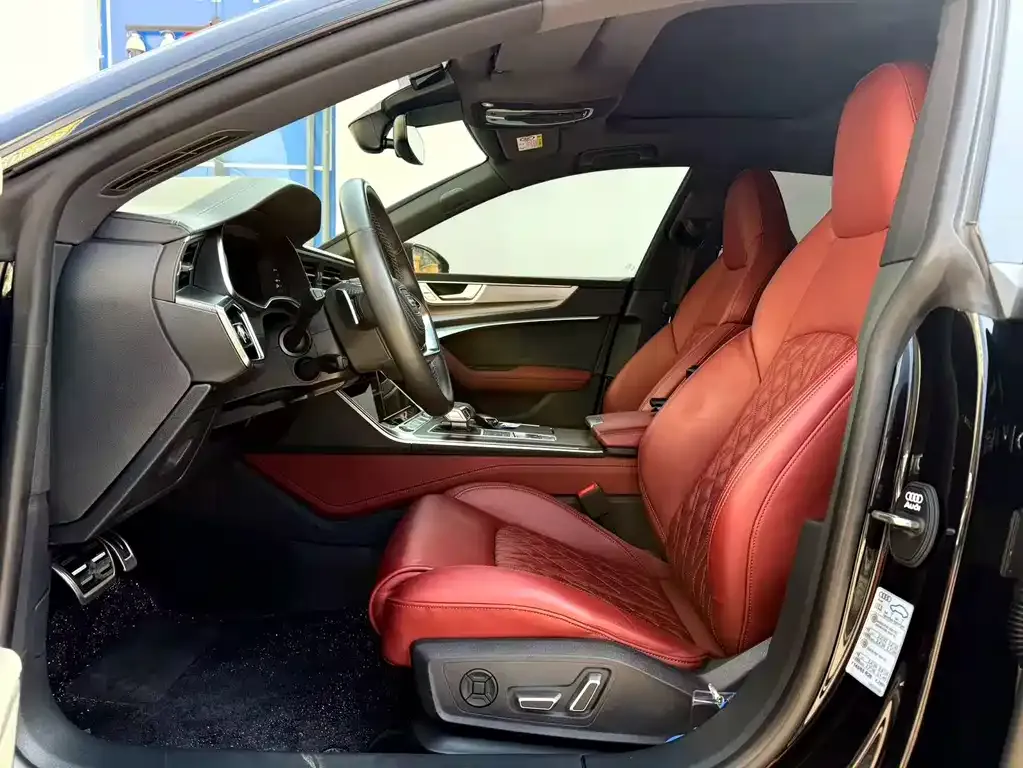 Audi A7L 2024 из CN, фото 9