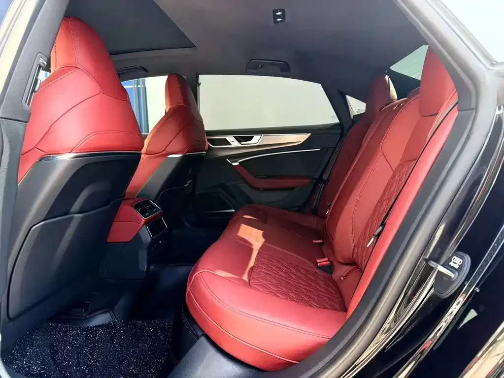 Audi A7L 2024 из CN, фото 10