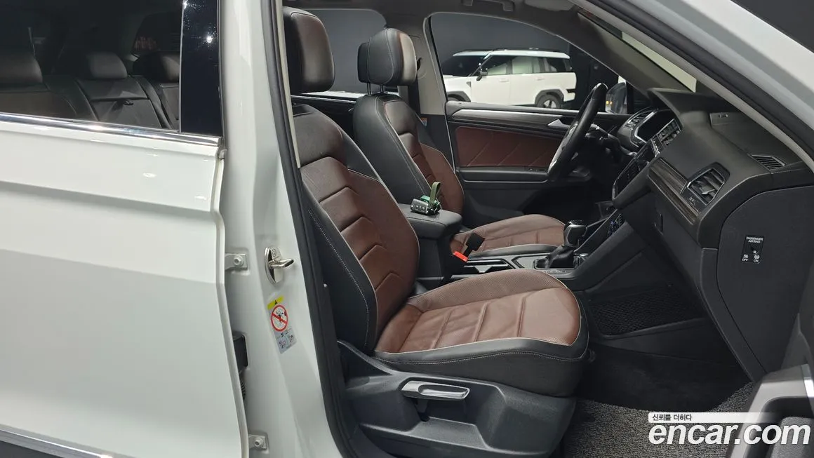 Volkswagen Tiguan — фото 6