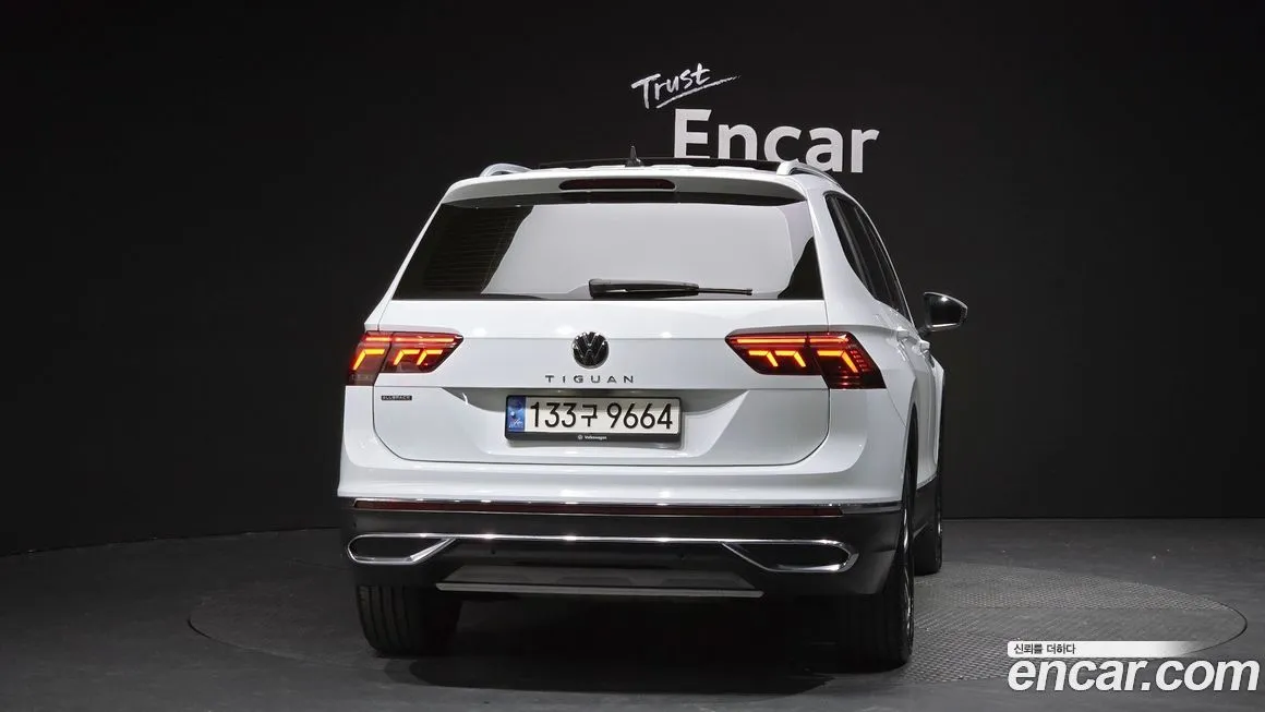 Volkswagen Tiguan — фото 8