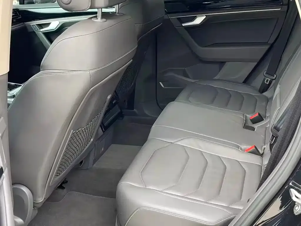 Volkswagen Touareg 2022 из CN, фото 7