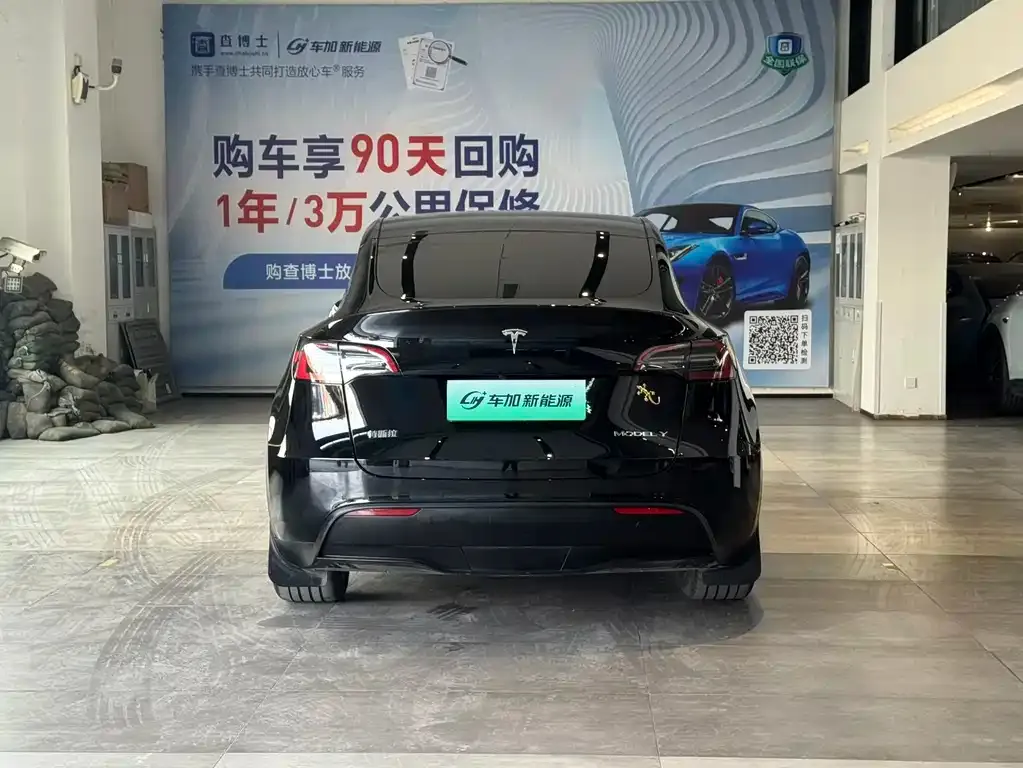 Tesla Model Y — фото 8