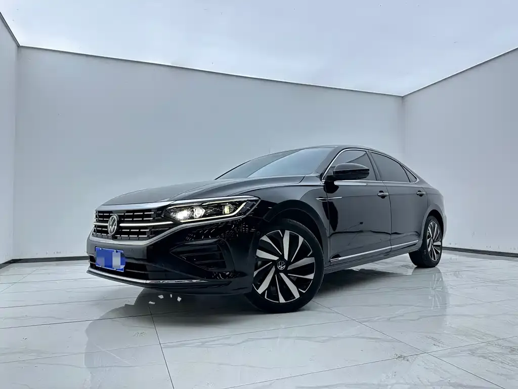 Volkswagen Passat — фото 1