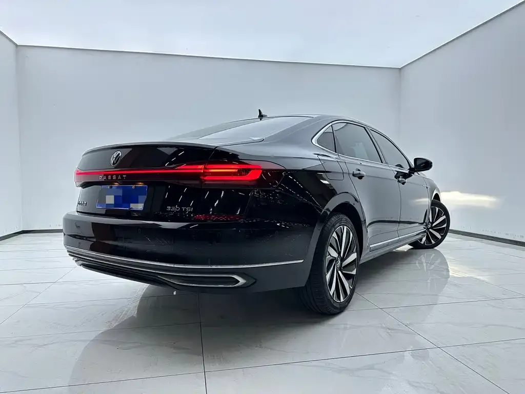 Volkswagen Passat — фото 7