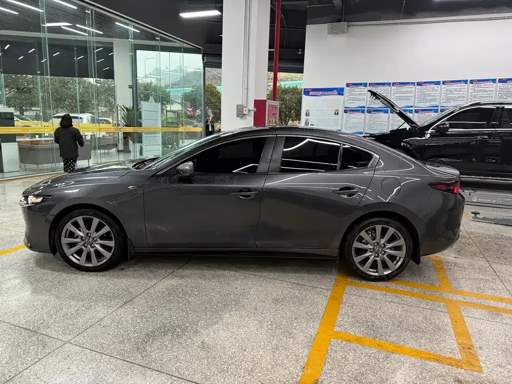 Mazda 3 Axela 2024 из CN, фото 8