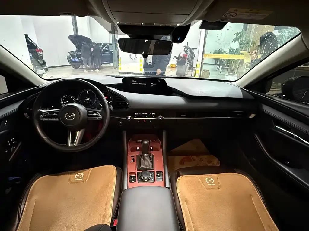 Mazda 3 Axela 2024 из CN, фото 2