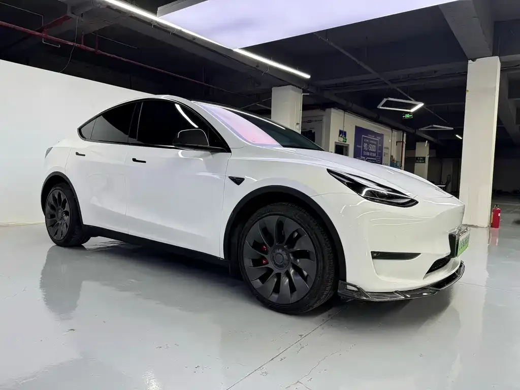 Tesla Model Y — фото 4