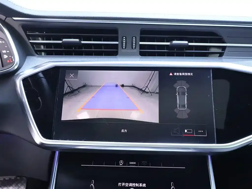 Audi A6L 2021 из CN, фото 2