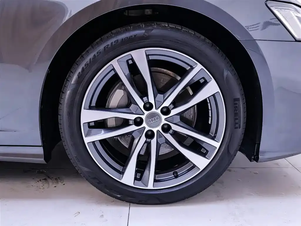 Audi A6L 2021 из CN, фото 6