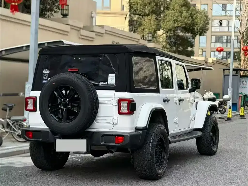 Jeep Wrangler — фото 9
