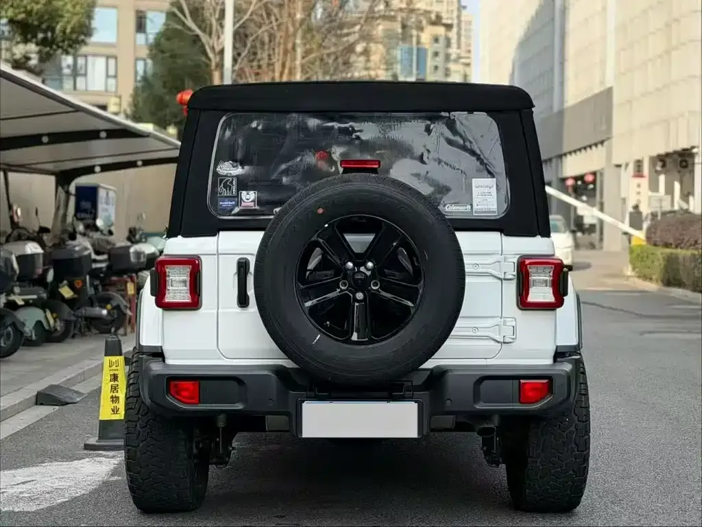 Jeep Wrangler — фото 2