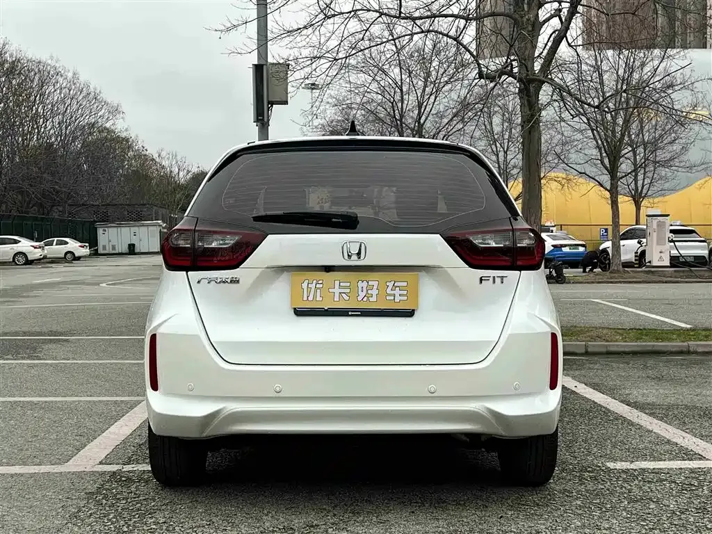 Honda Fit — фото 5