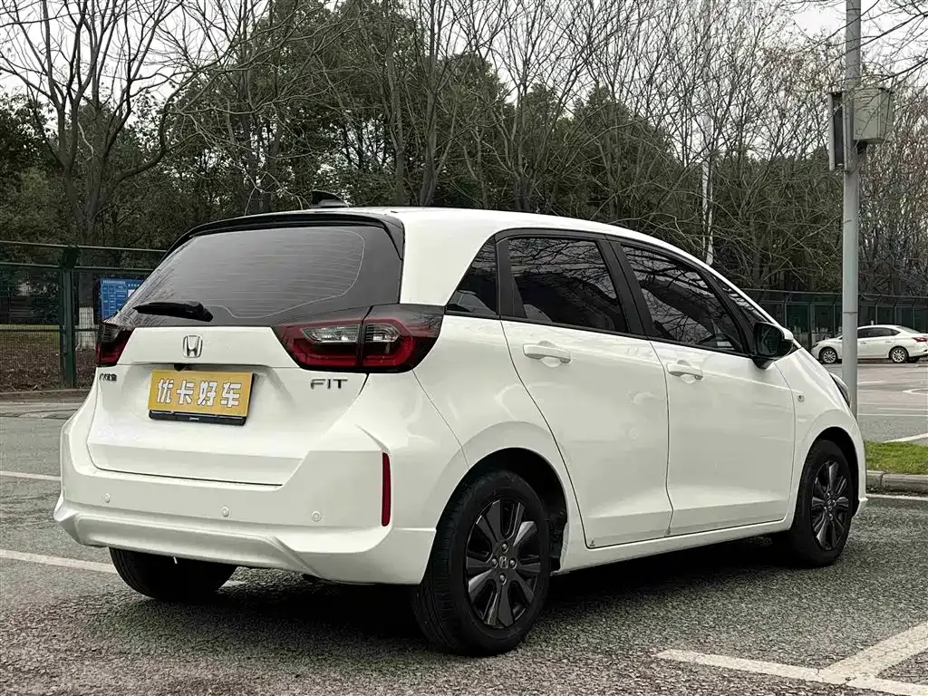 Honda Fit — фото 8