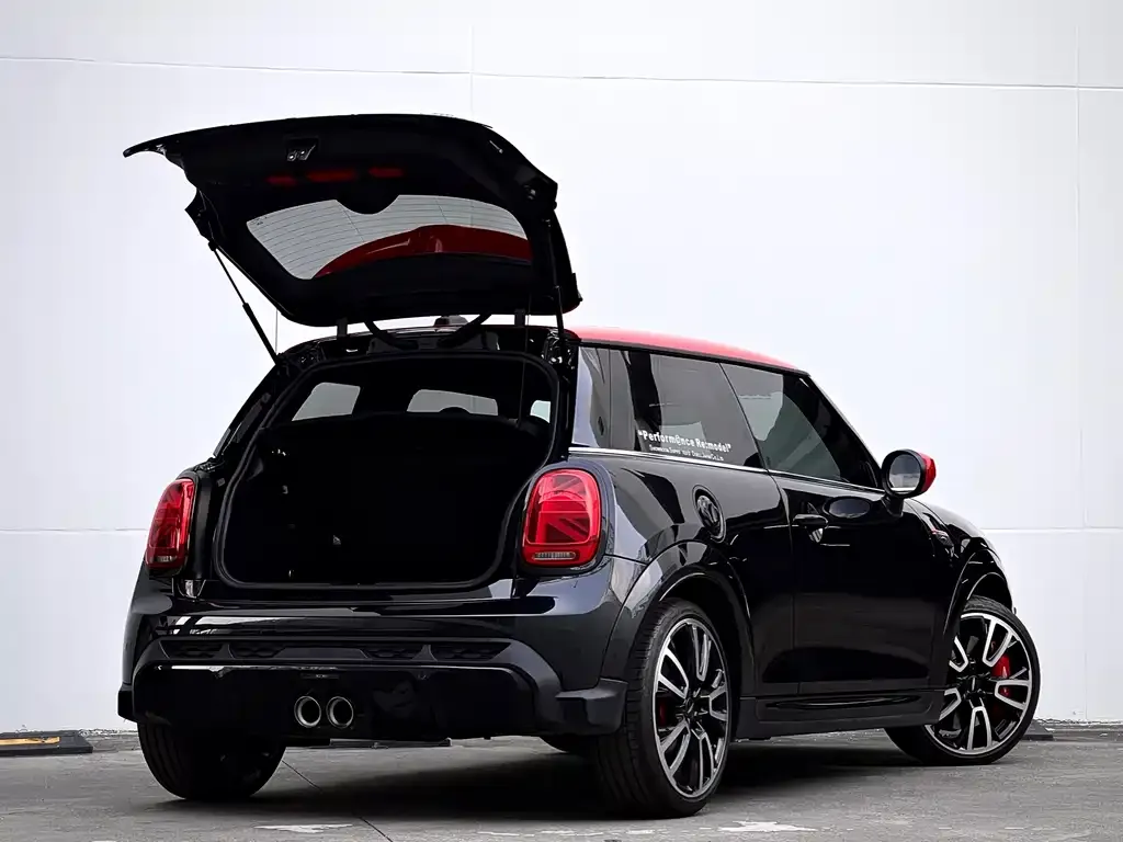 MINI JCW (John Cooper Works) — фото 10