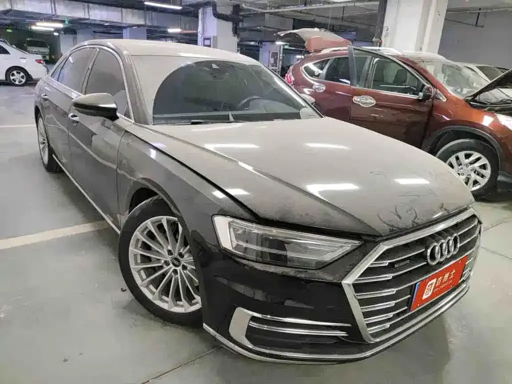 Audi A8 — фото 5