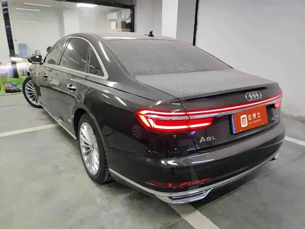 Audi A8 — фото 3