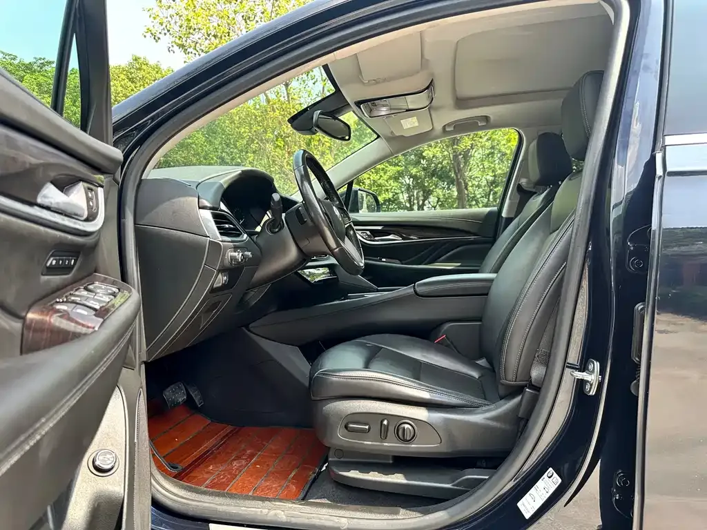 Buick Enclave — фото 10