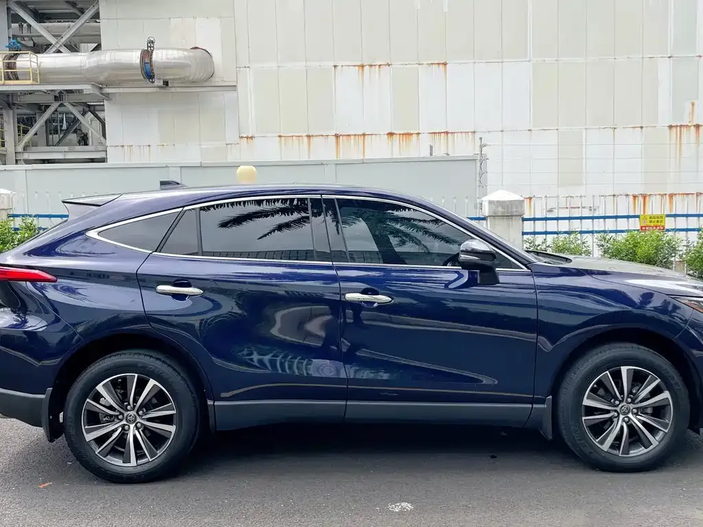 Toyota Harrier 2023 из CN, фото 4