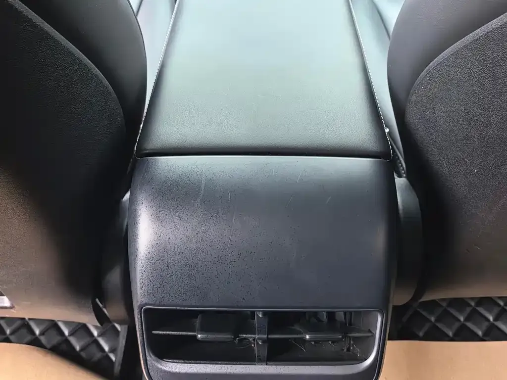 Tesla Model 3 — фото 10