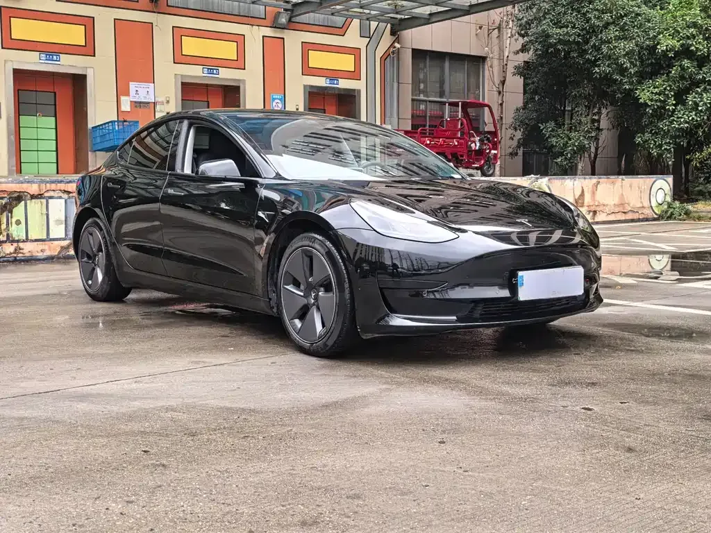 Tesla Model 3 — фото 5
