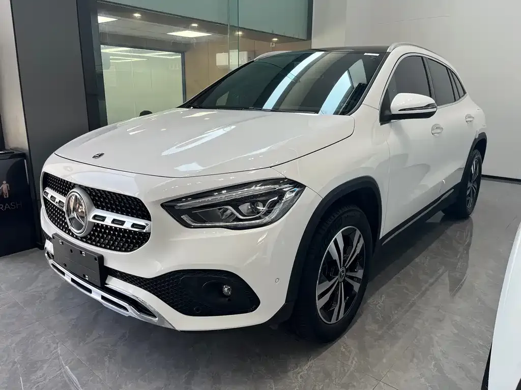 Mercedes-Benz GLA — фото 1