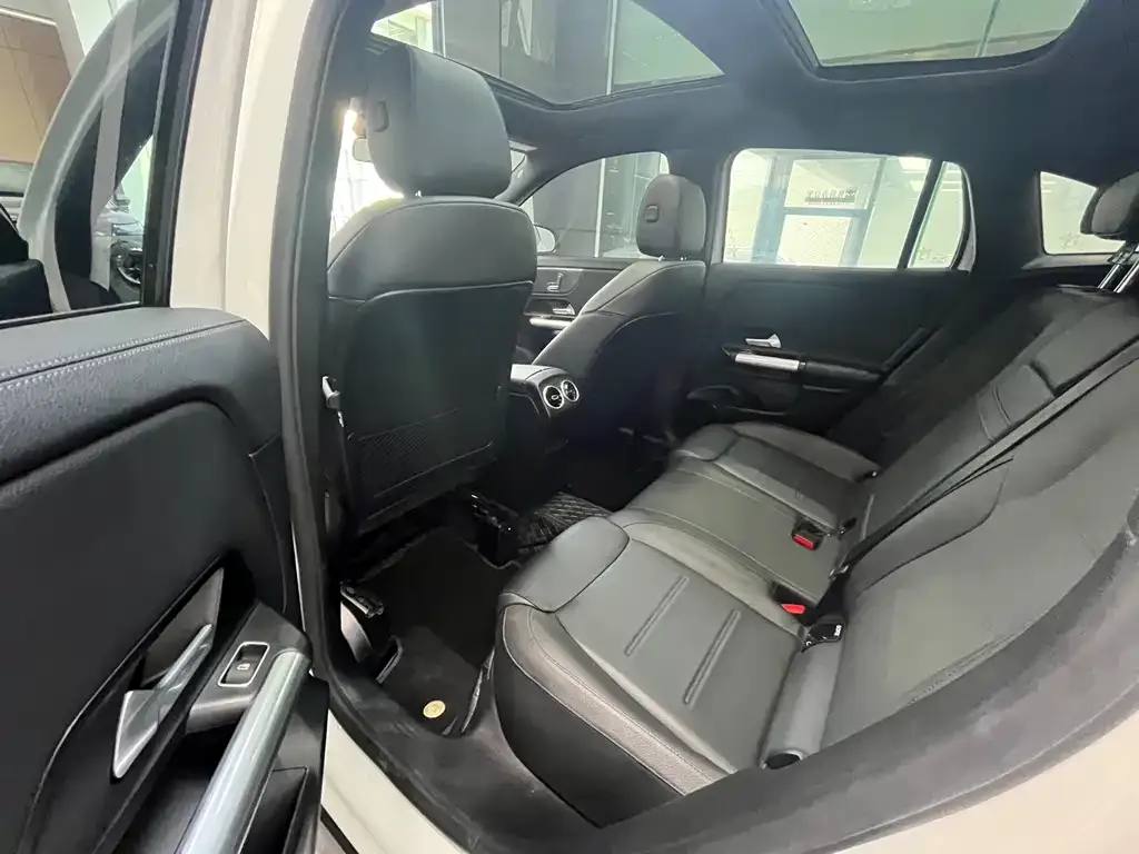 Mercedes-Benz GLA — фото 6