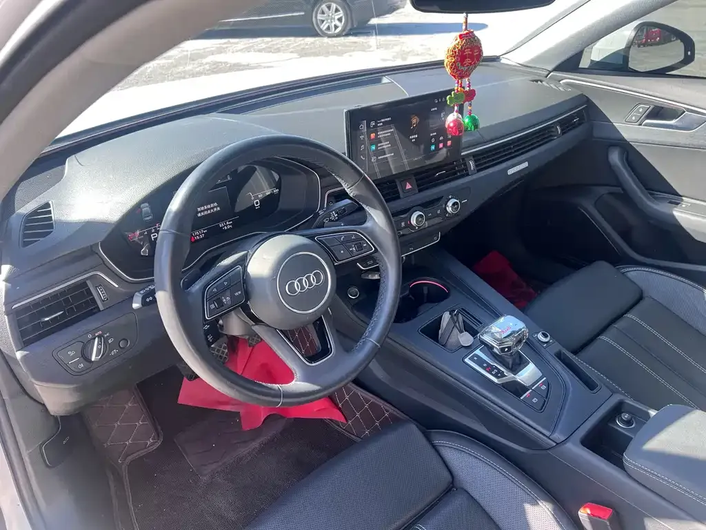 Audi A4L — фото 10