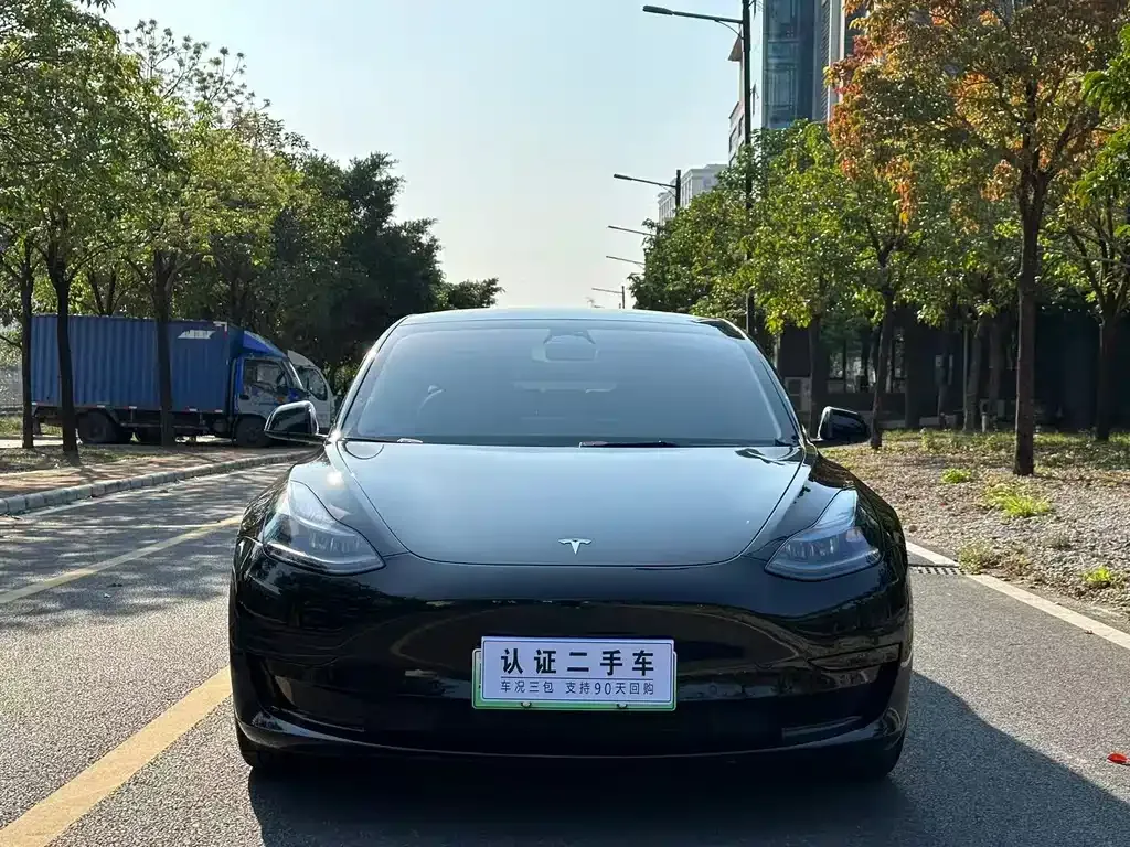 Tesla Model 3 — фото 8