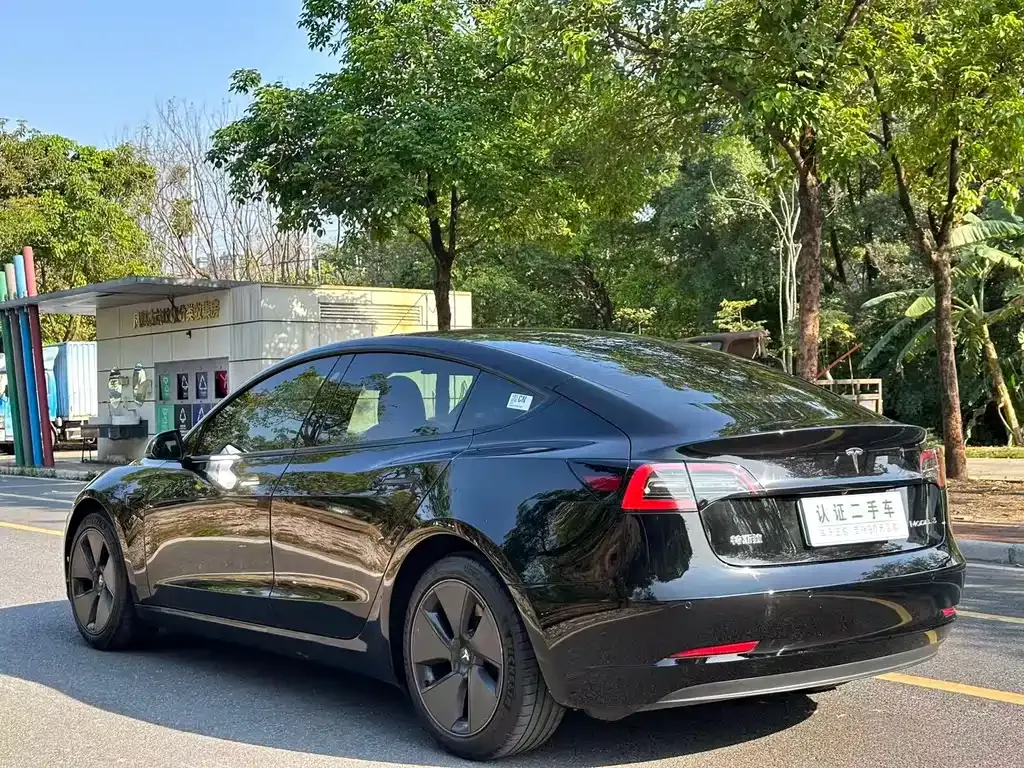 Tesla Model 3 — фото 5