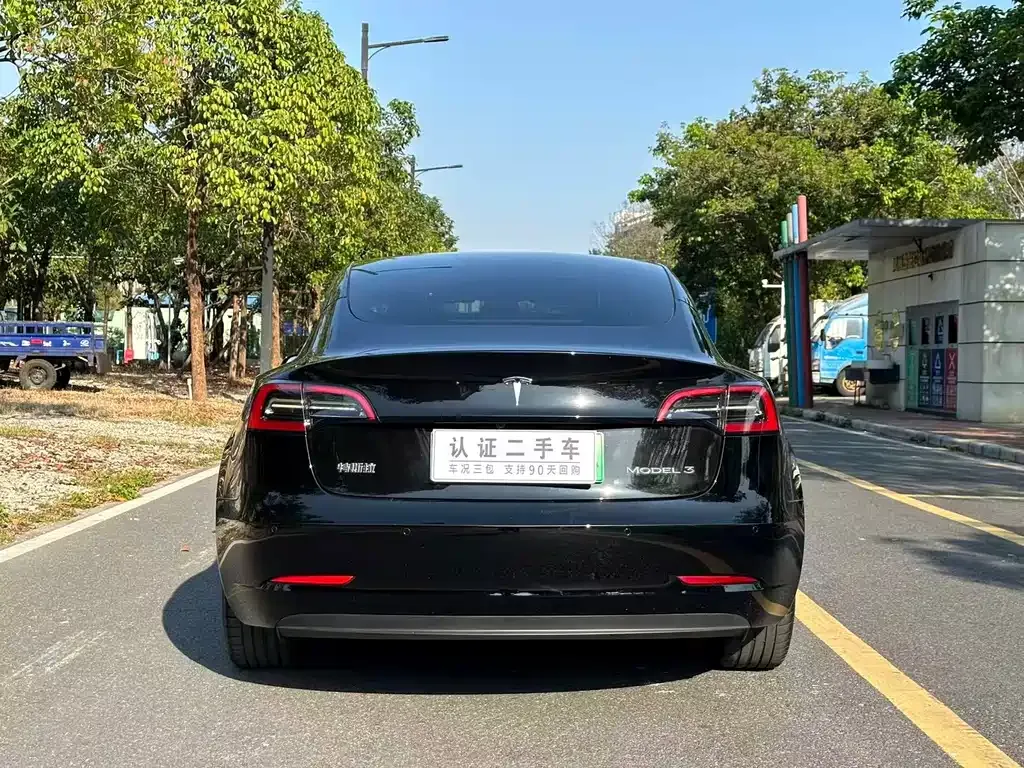 Tesla Model 3 — фото 6