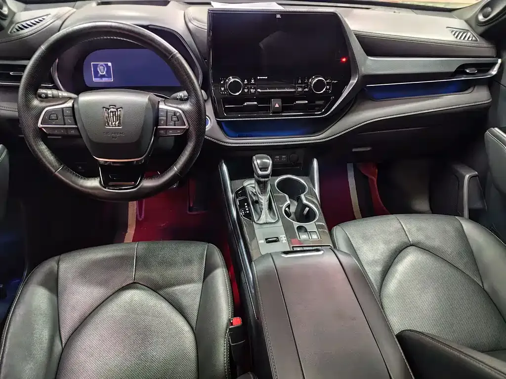 Toyota Crown Kluger 2022 из CN, фото 3