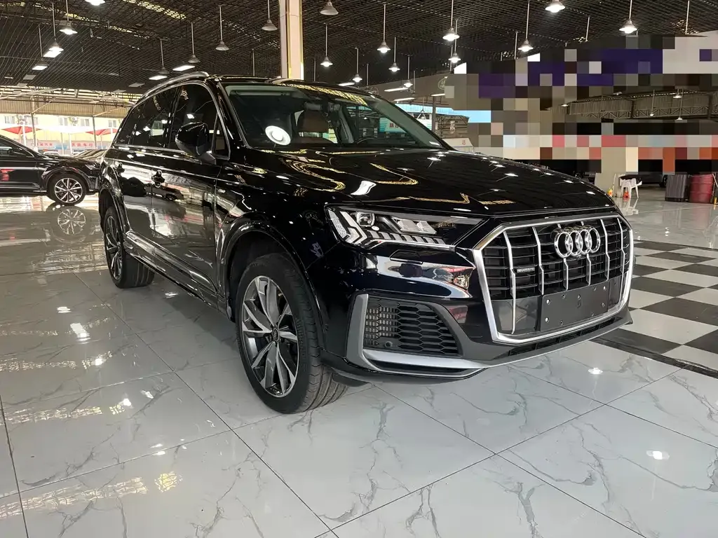 Audi Q7 2021 из CN, фото 4