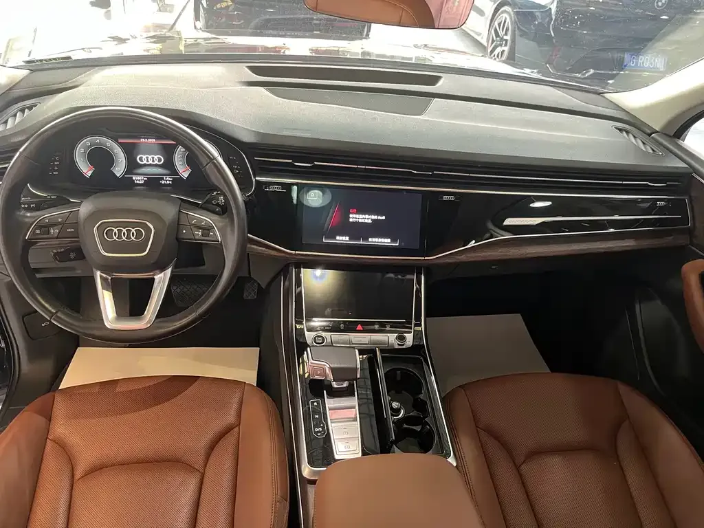 Audi Q7 2021 из CN, фото 5