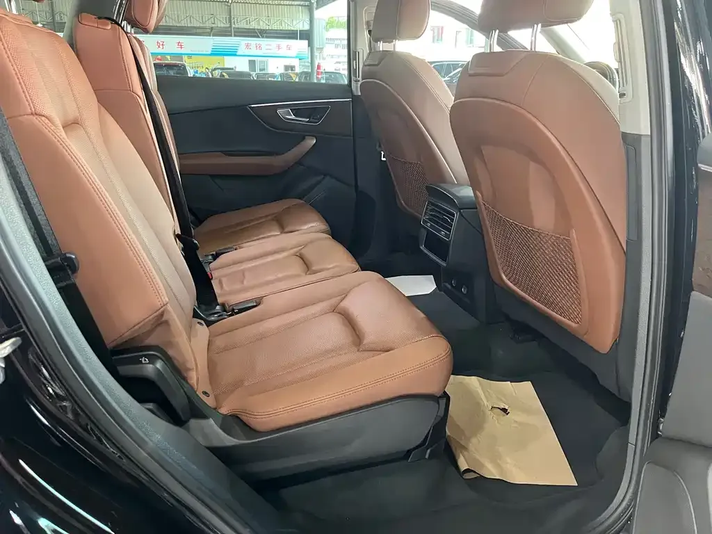 Audi Q7 2021 из CN, фото 9