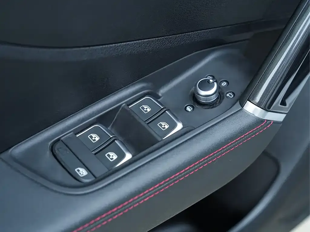Audi Q2L 2023 из CN, фото 2