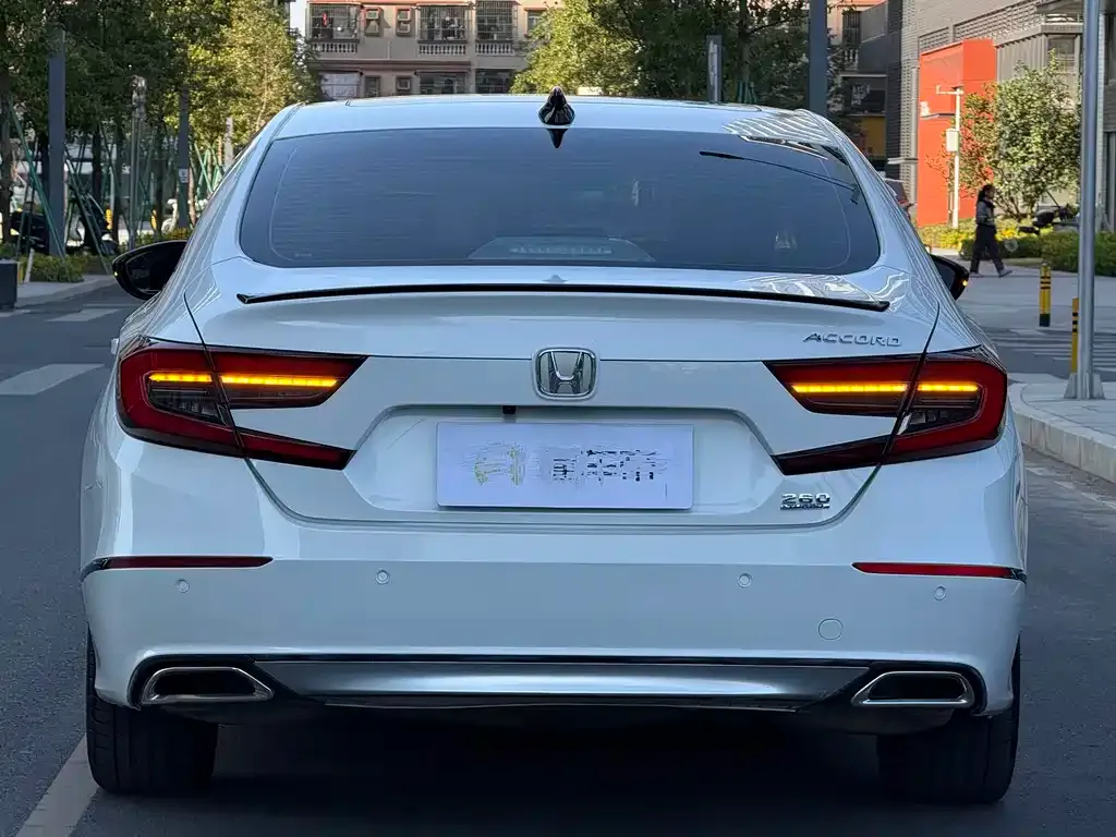 Honda Accord — фото 5