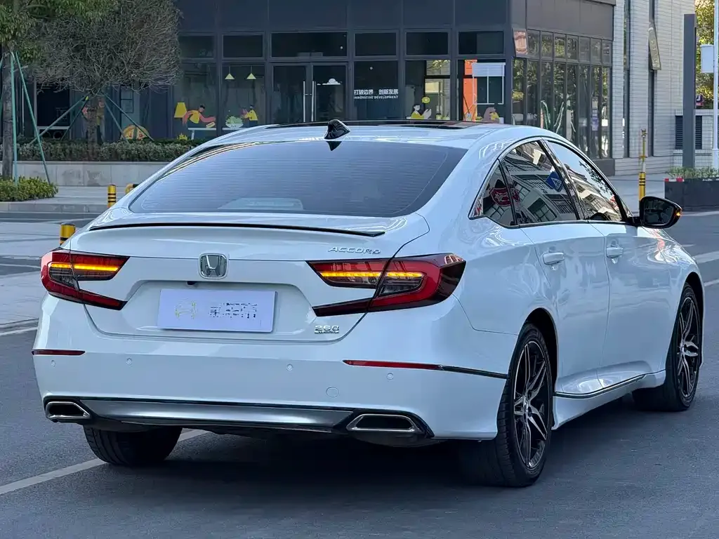 Honda Accord — фото 2