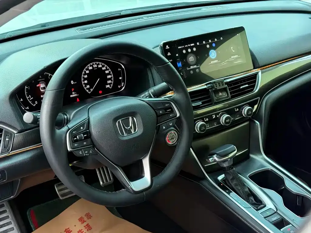 Honda Accord — фото 9