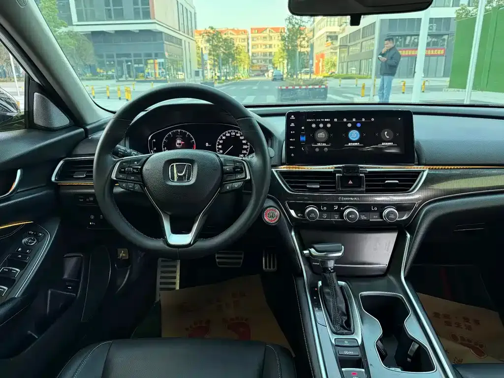 Honda Accord — фото 7