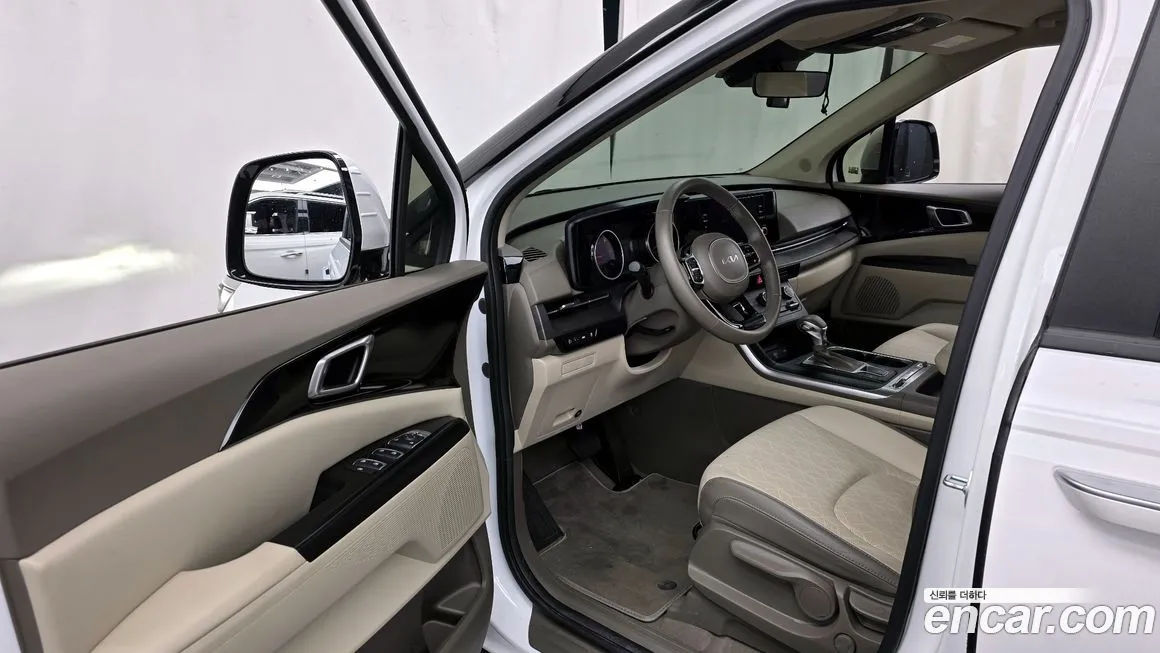 Kia Carnival — фото 10