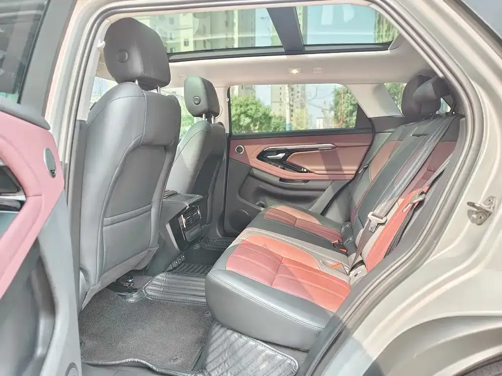 Land Rover Evoque 2024 из CN, фото 5