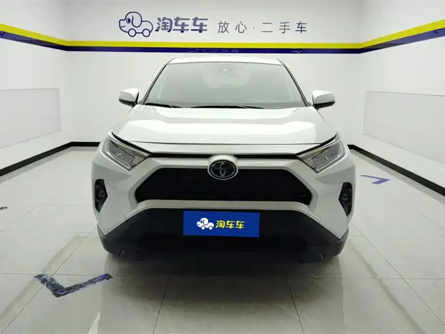 Toyota RAV4 — фото 7