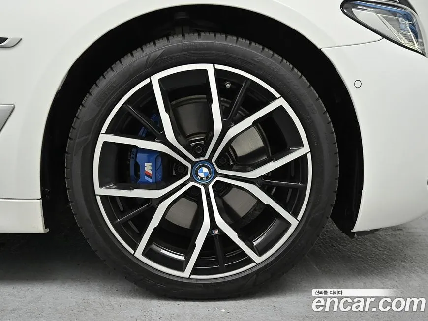 BMW 5-Series 2023 из KR, фото 7